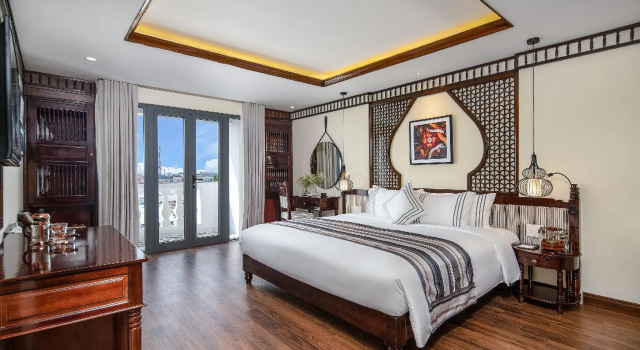Номер Deluxe с балконом и с видом на город Le Pavillon Hoi An Paradise Hotel & Spa