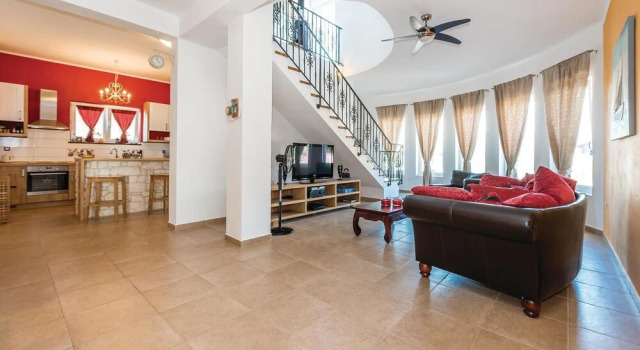 Stunning Home in Sibenik With Wifi and 5 Bedrooms, Rezervovat Hotel Jadrija Šibenik