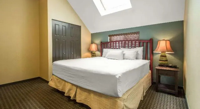 Номер Standard с 3 комнатами с видом на поле для гольфа Hilton Grand Vacations Christmas Mountain Village Wisconsin