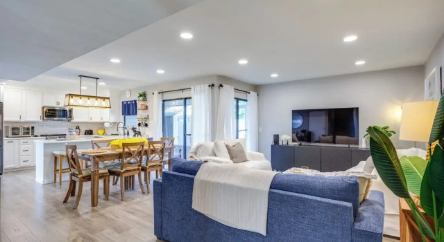 5 Mi to Beach: Jupiter Townhome w/ Pool Access, Rezerwuj Apartament Jupiter Palm Beach County