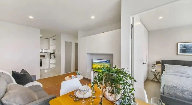 A Cozy & Modern 2BR Apartment, Fantastic Views, Забронировать Апартаменты/квартира Апартаменты Мельбурна, рядом с Дегрейвс-стрит, Апартаменты/квартира