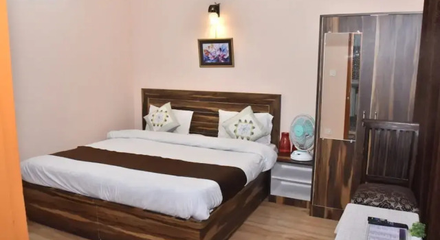 Goroomgo Shree Shimla Stay