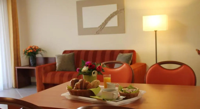 Четырёхместный номер Standard The Originals Boutique, Hotel lOccitan, Aubagne