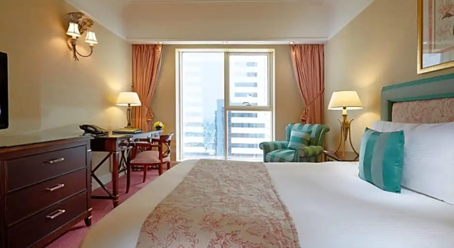 Люкс Presidential с 2 комнатами Millennium Plaza Downtown Suites