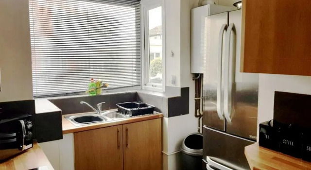 Апартаменты Cosy House Walking distance to Beach Free Parking