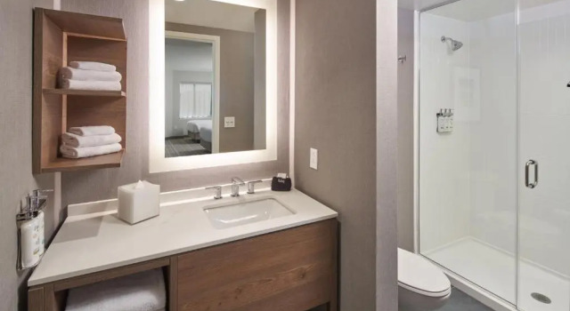 Четырёхместный люкс с видом на город Staybridge Suites Wilmington Downtown by IHG