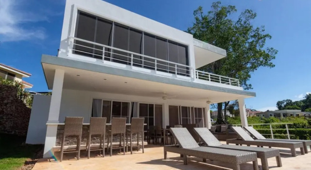 Private 3 Bedroom Villa Near Walking Trail