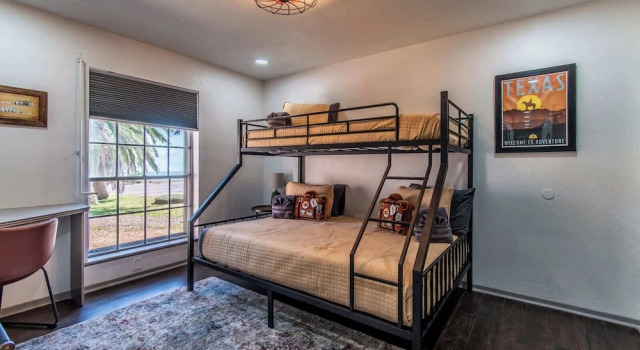 Ocean Dr Sleeps 19 With Hot Tub & Game Room