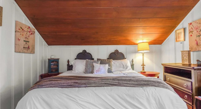 Minutes to Lake Arrowhead Village Cozy & Secluded Cedar Cove by Avantstay, Book Feriehus Lake Arrowhead Californien