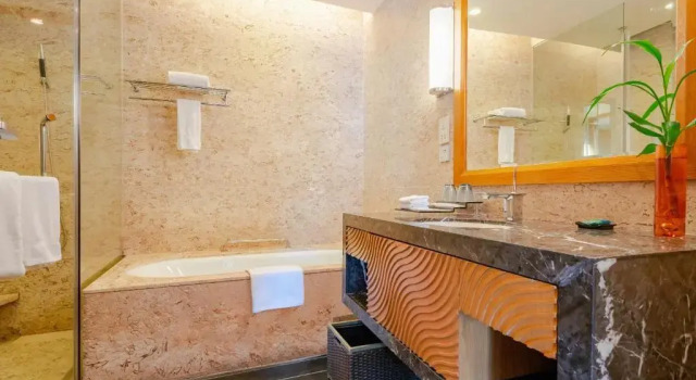 Двухместный номер High Floor с балконом и с видом на океан Four Points by Sheraton Hainan, Sanya