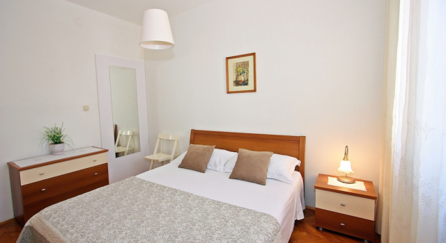 Apartments Irena, Prenota Appartamento Postira 