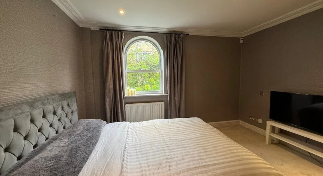 Luxury Apartment In London - Pool Spa & Gym, Забронировать Апартаменты/квартира Лондон Большой Лондон, рядом с Природный заповедник London Wetland Centre