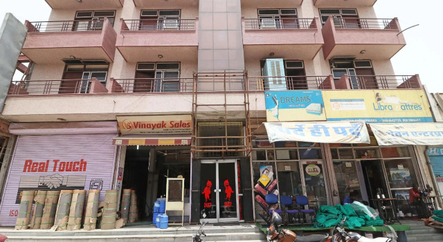 OYO 12775 Bharat Plaza, Забронировать Отель Отели штата Раджастхана с парковкой, Парковка