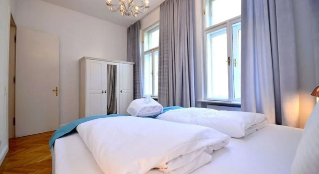 Vienna Residence Colossal Apartment With Balcony and Space for 8 Guest