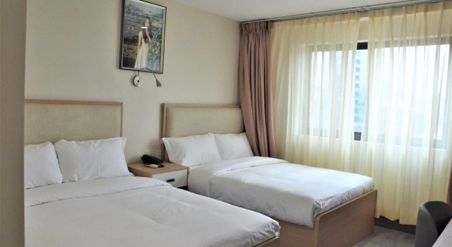 Lic Plaza Hotel