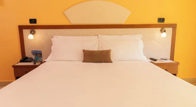 Standard Vierer Zimmer mit Balkon GH Baia di Tempsa Resort