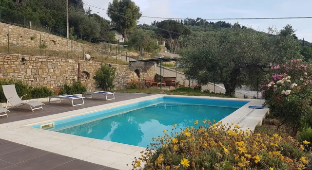 House With one Bedroom in Imperia, With Wonderful City View, Pool Acce