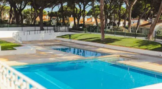 BnB Homes Falésia Beach Cozy Apartment with Terrace & 2 Swimming Pools, Prenota Appartamento Albufeira Barlavento