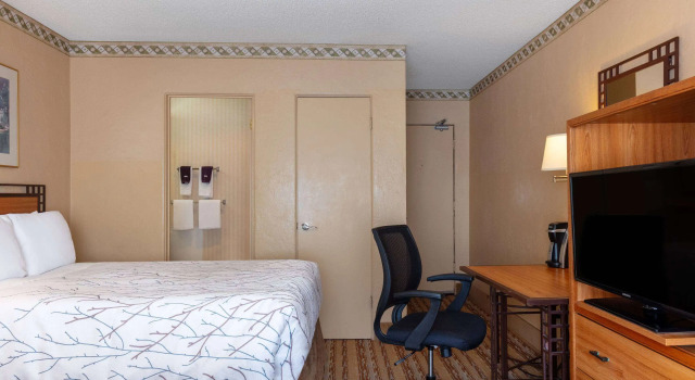 Travelodge Seattle by the Space Needle, Rezerwuj Hotel Hotele w Seattle z basenem, w pobliżu Gum Wall, Basen