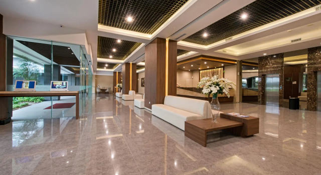 Grand Whiz Poins Simatupang Jakarta, Book Hotel SPA Hotels in Cilandak, SPA