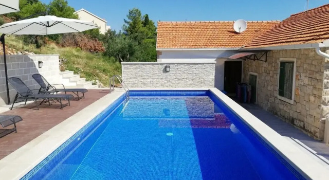 Apartments Ivana, Buchen Sie Ferienwohnung Hotels in Gespanschaft Split-Dalmatien mit Pool, Schwimmbad