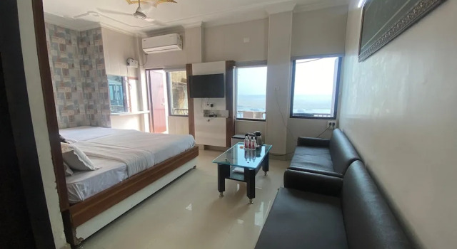Семейный номер Superior с балконом и с видом на реку Hotel Sita Where Every Stay Tells a Story of Kashi