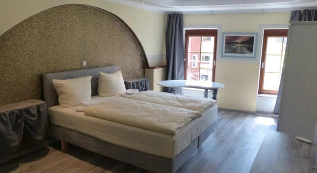 Hotel am Markt, Забронировать Отель СПА-отели Саарбург, рядом с Канатная дорога Saarburger, SPA-услуги
