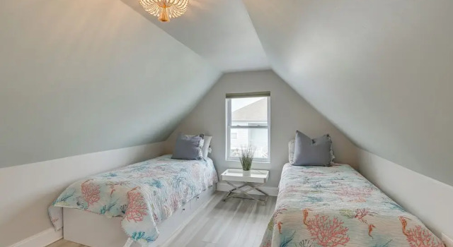 Коттедж Wildwood Home w/ Deck - Walk to Beach + Boardwalk!