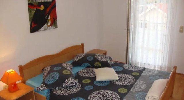 Holiday Home Krishto, Buchen Sie Ferienwohnung Hotels in Gespanschaft Split-Dalmatien mit Pool, Schwimmbad