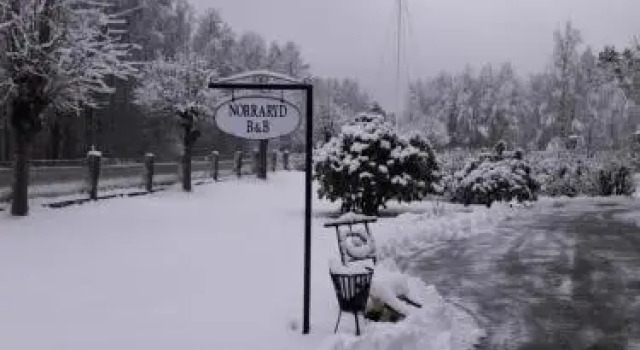 Norraryds B&B, Rezerwuj Bed and Breakfast Hotele w Småland z parkingiem, Parking