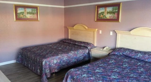 Четырёхместный номер Standard Big A Motel & Suites Near Disneyland Orange County
