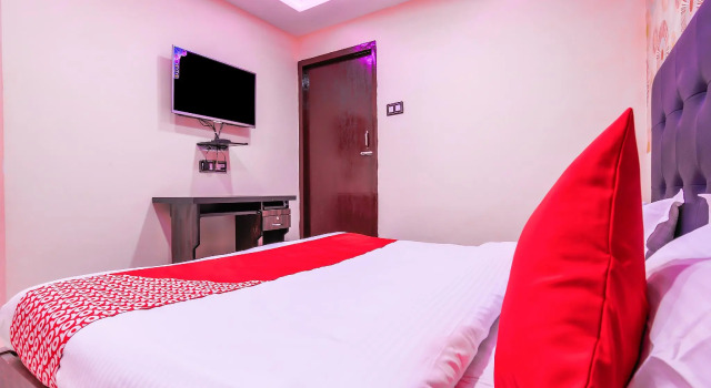 OYO 35652 Hotel Baba Genext