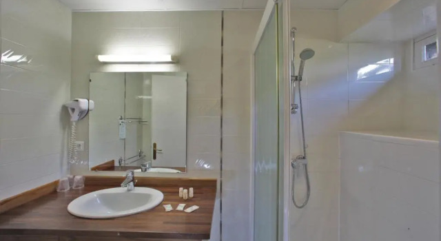 Четырёхместный номер Standard Hôtel Le Madrigal