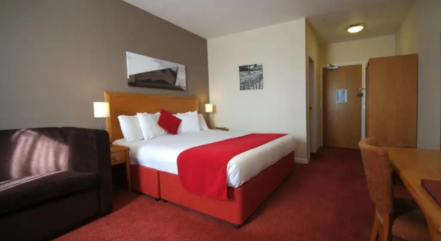 Семейный номер Standard Kingstown Hotel by Greene King Inns