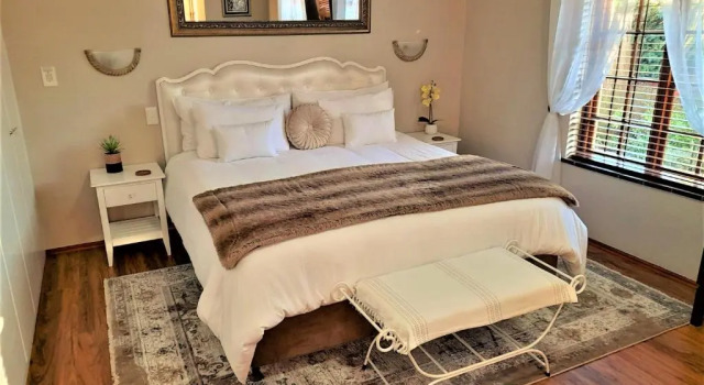 Коттедж Meerendal Cottage-Affordable Luxury