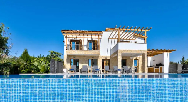 Beautiful Villa With Great Outside Space - Meo Aphrodite Hills Resort, Book Ferieresort Hoteller i Kouklia med pool, nær Ranti Forest Beach, Swimmingpool