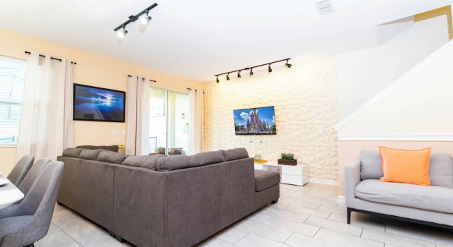 Magnificent 5Bd w Pool Storey Lake 4800