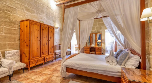 Ta'leli Pool Farmhouse in Gozo