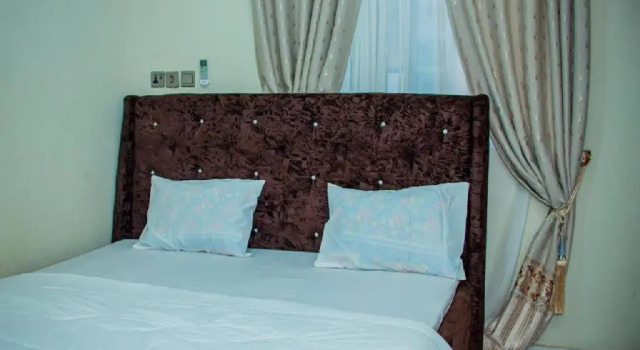 Luxury 3-Bedroom Duplex FAST WIFI & 247Power, Book Hotel Ikeja 