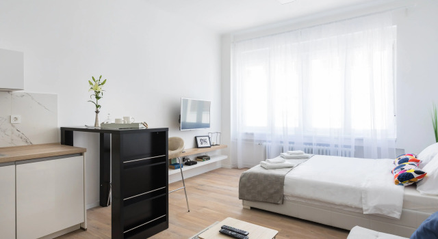 Flower Square Studio - Heart of the City Center