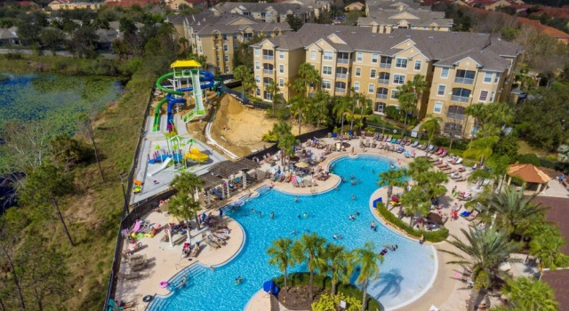 Elegant 3 Bedroom 2 Bath Condo for Disney Retreat, Забронировать Отель Отели Селебрейшн с парковкой, рядом с Mystic Dunes Golf Club, Парковка