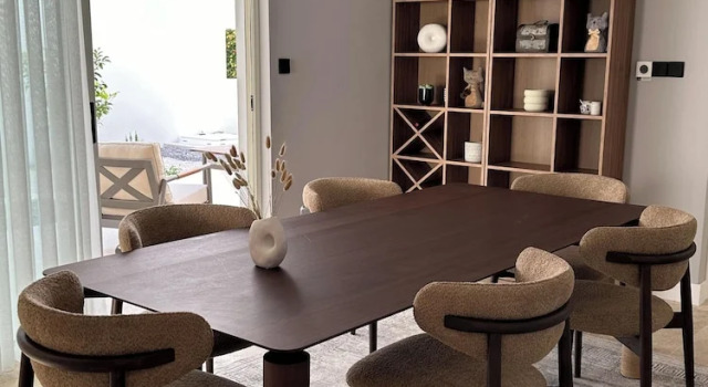New Lovely3-bed Villa With Incredible Views, Book Villa Hoteller i Alsancak med parkering, nær Escape Beach, Parkering