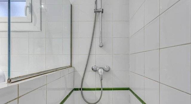 Четырёхместный номер Standard с видом на внутренний двор HOSTAL BEDMATES