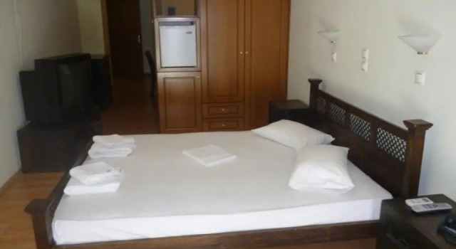 Полулюкс Hotel Korinthos