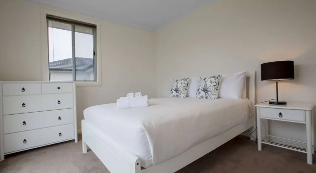 Superb Luxe 5BR House@point Cook Near Lake
