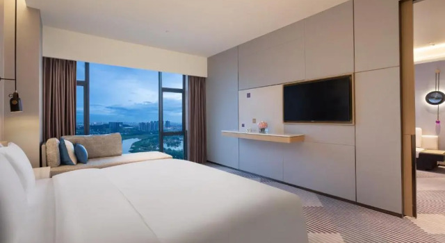 Двухместный люкс c 1 комнатой Crowne Plaza Foshan Nanhai - an IHG Hotel