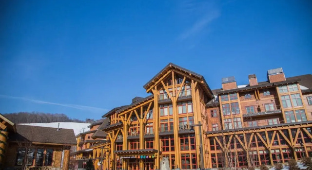 1230 Studio at The Lodge at Spruce Peak, Varaa Huoneisto Hotellit New England uima-altaalla, Uima-allas