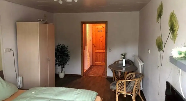 Deutsches Haus, Varaa Hotelli Neuhütte 