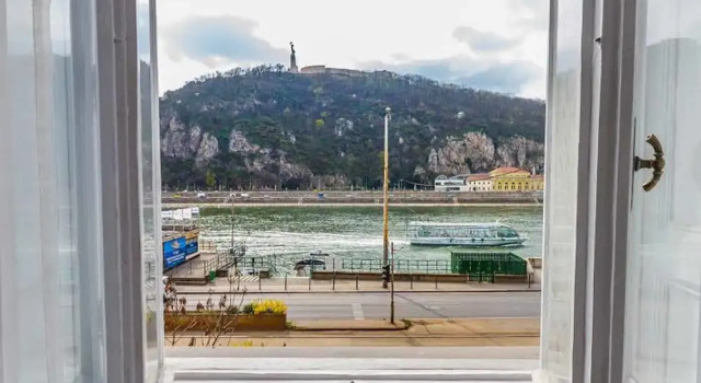 Апартаменты Pelicanstay at Riverside Danube