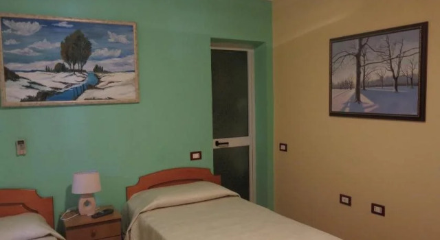 Hotel Lido, Rezerwuj Hotel Hotele w Durres County z parkingiem, Parking
